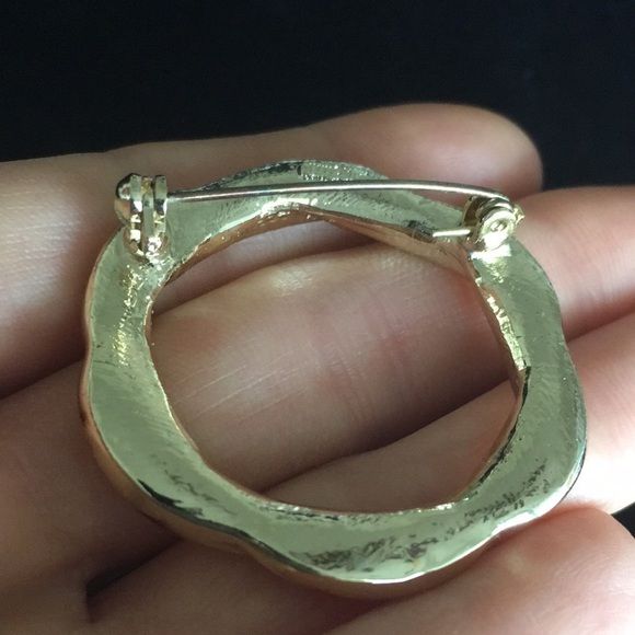 Vintage Roman Brooch Pin - Picture 5 of 7